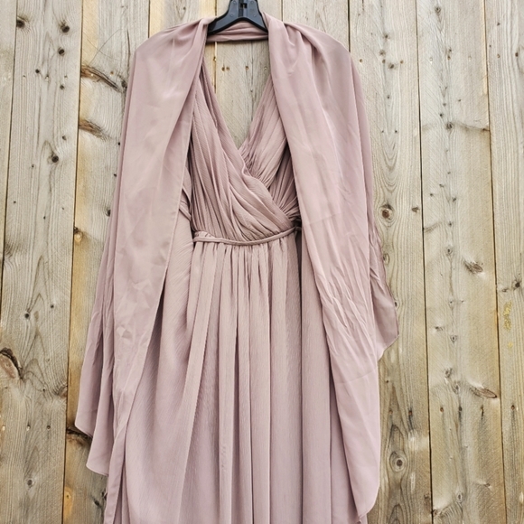 Davids Bridal Long Chiffon Bridesmaid/Prom Dress With Added Additional Scarf - Picture 5 of 9